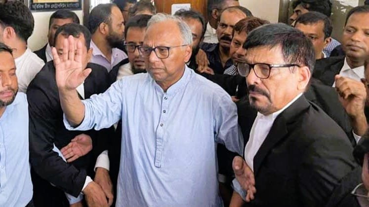 আবারো কারাগারে সাহসী সাংবাদিক মাহমুদুর রহমান