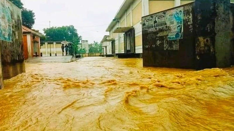 তিন জেলায় বন্যায় ক্ষতিগ্রস্ত আড়াই লাখ মানুষ