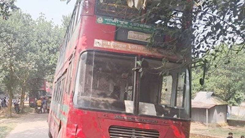 গাজীপুরে পিকনিকের বাসে বিদ্যুৎস্পৃষ্ট হয়ে ৩ শিক্ষার্থীর প্রাণহানি