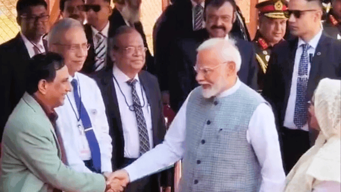 শাইখ সিরাজ-সন্তোষ শর্মাসহ ১১৮ সাংবাদিকের প্রেস কার্ড বাতিল