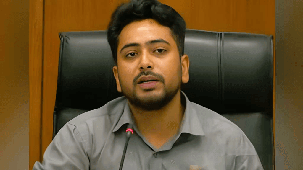 আওয়ামী লীগের রাজনীতি নিয়ে যা বললেন উপদেষ্টা নাহিদ