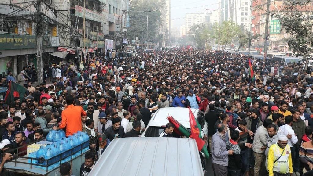 আগরতলা অভিমুখে লংমার্চে বিএনপির তিন সংগঠন