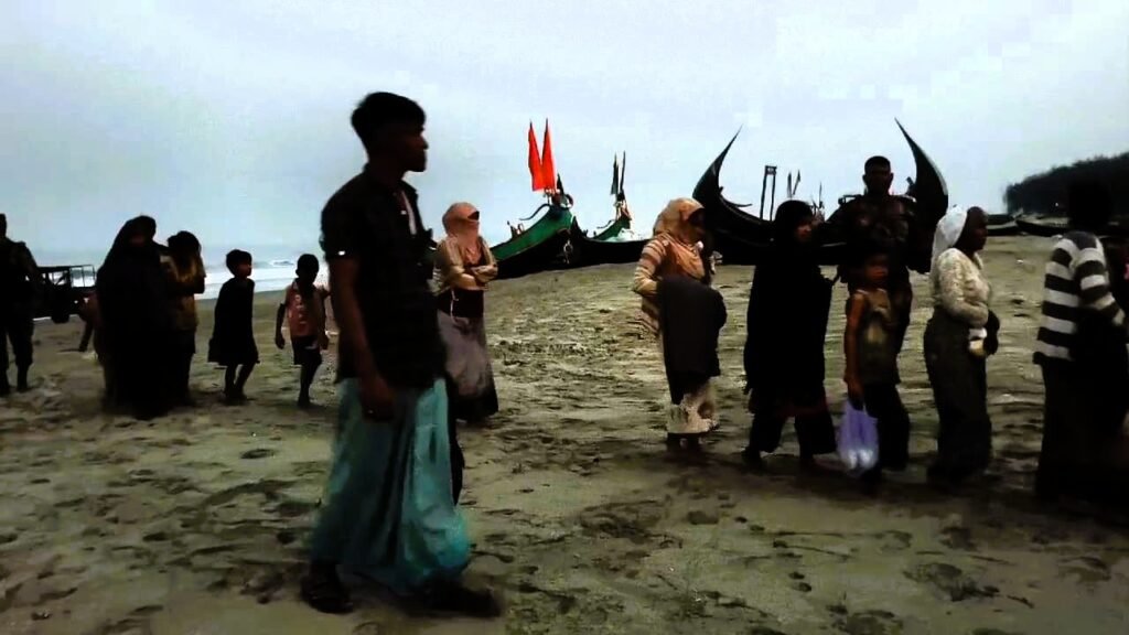 নিরাপদ আশ্রয়ের খোঁজে মাঝসমুদ্রে রোহিঙ্গাদের ট্রলারডুবি, নিখোঁজ বহুসংখ্যক