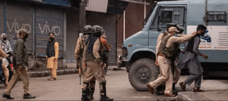 ভারতশাসিত কাশ্মীরে পেহেলগাম হামলা কেন্দ্রিক চলমান অভিযানে দুই সহস্রাধিক কাশ্মীরি গ্রেপ্তার!